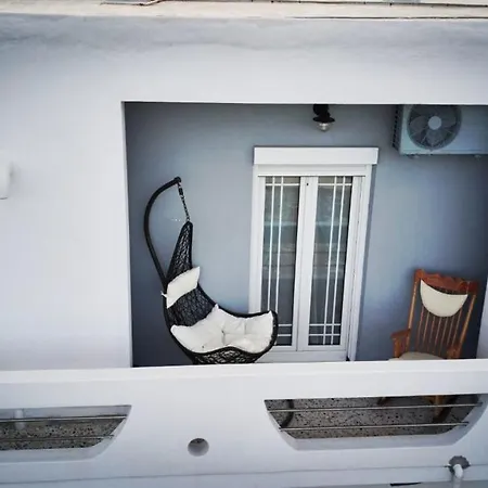 Afroditi's House בית נופש Triovasálos